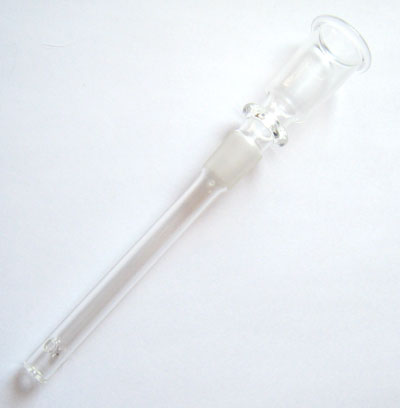 11cm Diffusor Chillum - Zylinder 14,5mm aus Duranglas mit 4 kleinen Löchern
unten, die Bong wird daduch super mild