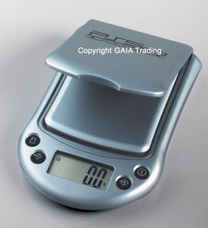 Feinwaage die bis auf ein hundertstel Gramm genau anzeigt. Neustes Modell mit Stückzählung zu einem sensationellen Preis. <b> UVB <s> 99 EUR </s> </b> ) Lieferung aller unserer Feinwaagen immer NEUTRAL verpackt.