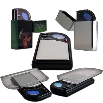 Lighterscale Digitalwaage - die Lighterscale Digitalwaage in Feuerzeug
Form ist etwas größer als ein Feuerzeug und somit so klein, das die Lighterscale
Digitalwaage wirklich in jede Hosentasche passt.<BR>