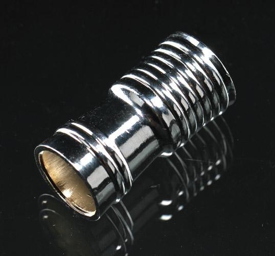 Schlauch Anschluss für die meisten BOOST Shishas, Adapter ohne Ventil Kugel. Für viele BOOST Shishas passend. Mit dem Shisha Schlauch Anschluss kann man an High Quality BOOST Shishas einen Schlauch hinzufügen wo vorher ein Ventil war.