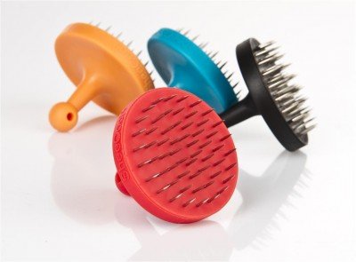 Mit dem Alu Folien Loch Stecher - StickMe - kann man die vielen kleinen Löcher die man in die Alu Folie stechen muß mit einem mal reinstechen. 