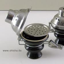 vollglasierter Shisha Tabak Kopf.  Der Kopfdurchmesser beträgt ca. 7cm. Der Deckel ist unverlierbar angebaut und kommt mit Sieb.